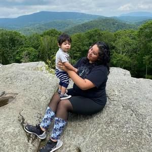 Meet your Posher, Esmeralda